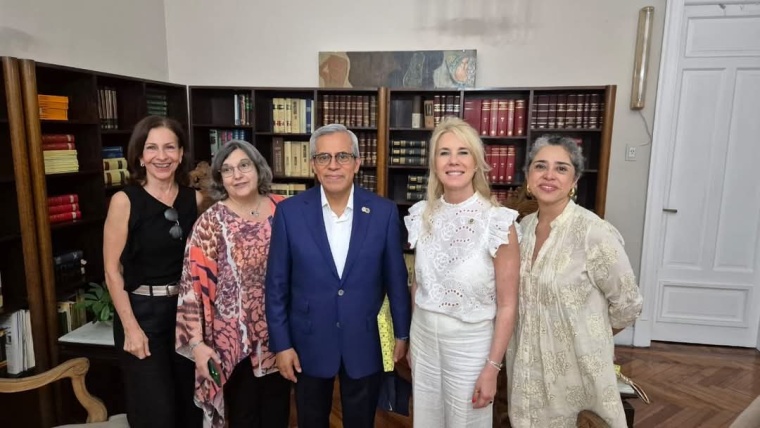 Tucumán, Argentina: firma del libro de visitas